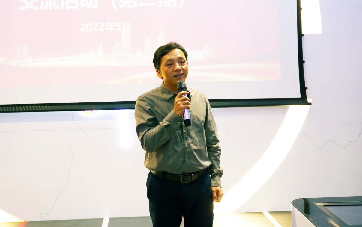 軌道交通集團(tuán)黨委副書記、董事、工會(huì)主席黃英為致歡迎詞-.png